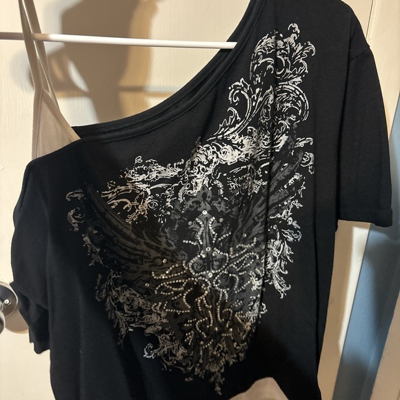 SHEIN Black and White Graphic Top - Picture 1 of 2
